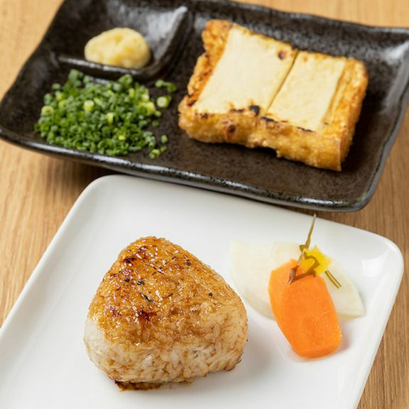 焼きおにぎり バターのせ