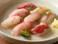 旬のネタと酢飯の旨さにうなる！ 東京湾の地魚で彩る『握り寿司』