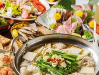 自慢の「ゴーヤちゃんぷるー」や「やんばるポークの温しゃぶサラダ」など、ボリュームたっぷりの宴会コース