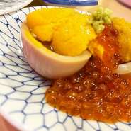 きらめくビジュアルに心躍る『うに→いくら→煮たまご』