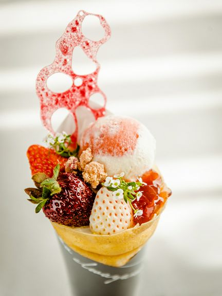 パリのサロン・ド・テのように、豊富なメニューをあれもこれも。