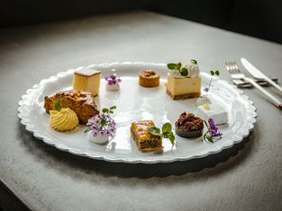 ASAKO IWAYANAGI SALON DE THE