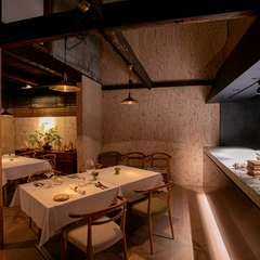 丸太町の隠れ家レストランで、「香り」がテーマのフレンチを堪能