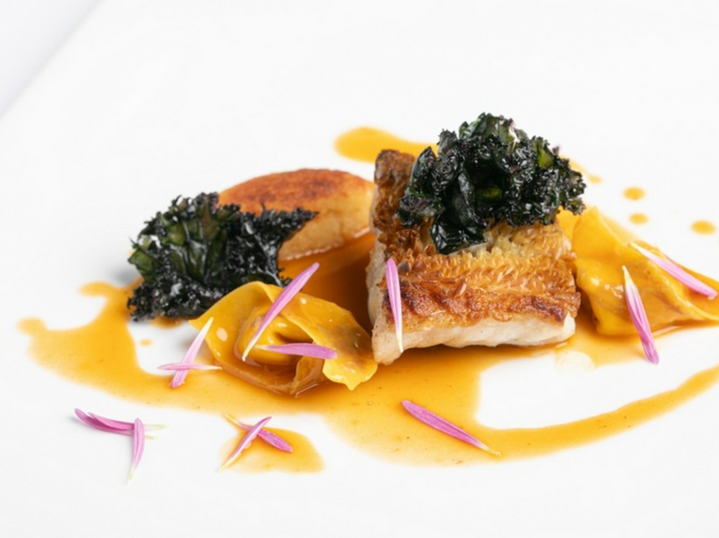 大切な人と一緒に味わいたい、特別感がある料理やドリンクの宝庫