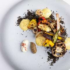 祝祭感あふれる皿が多く、記念日ランチ＆ディナーにもぴったり！