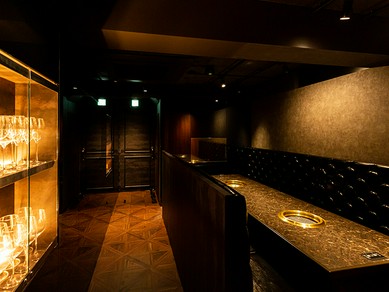 『極雌和牛』と贅沢な空間でビジネスパートナーをもてなせる