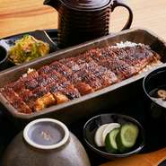 蒲焼一本ひつまぶし・小鉢・肝吸・漬物・薬味