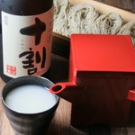[蕎麦湯割り…660円(税込)]そばにこだわって生まれた『十割(とわり)』そば全量による、そば本来の香りと味わい。

