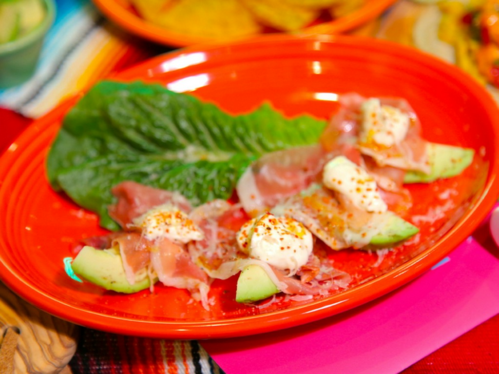 生ハムアボカド　自家製リコッタチーズのせ