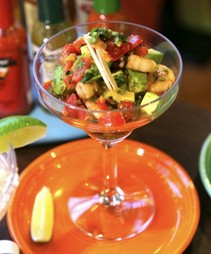 エビとアボカドのセビーチェ