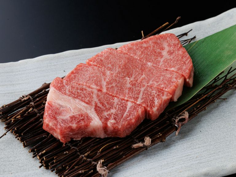 少量しか取れない高級部位。不定期での入荷となる人気の一品『和牛特選ヘレ』