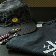 【グッズ紹介】
・キャップ　　…￥3,000
・Tシャツ　 　…￥3,000
・キーホルダー…￥1,000