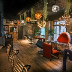 ラグジュアリー空間で会話を弾ませる、少し大人な女子会