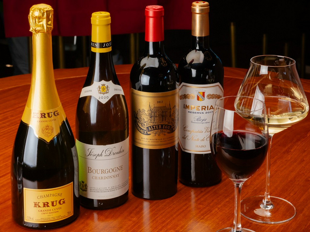 高級ワインまでをも網羅。多彩なワインから選ぶ今宵のパートナー