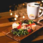 本格チーズフォンデュと5種盛り合わせ