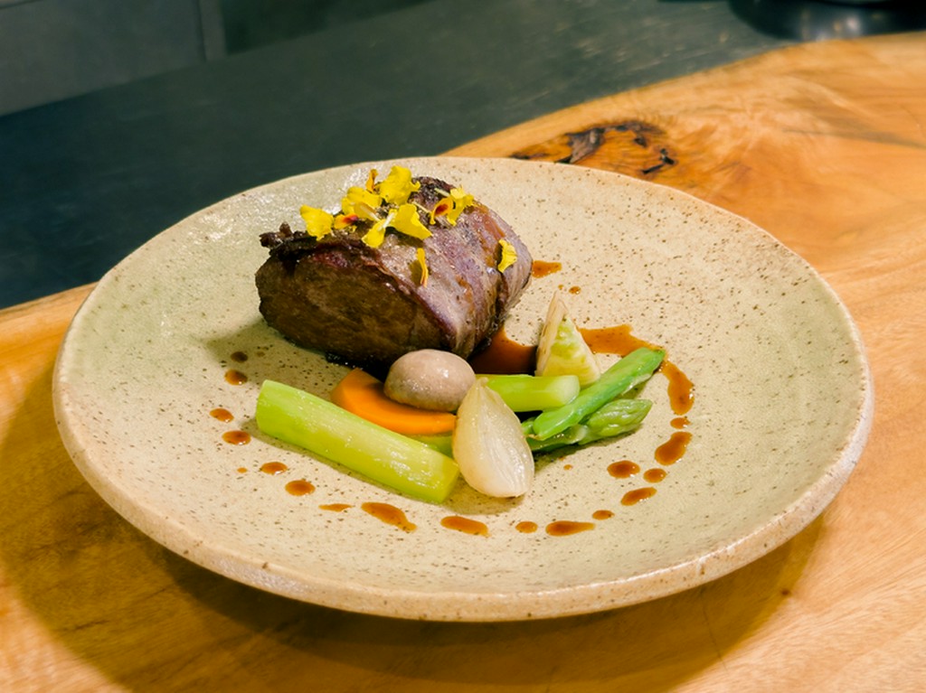 コースメニューお肉料理の一品