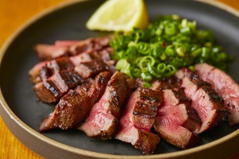 牛タン焼き（上）