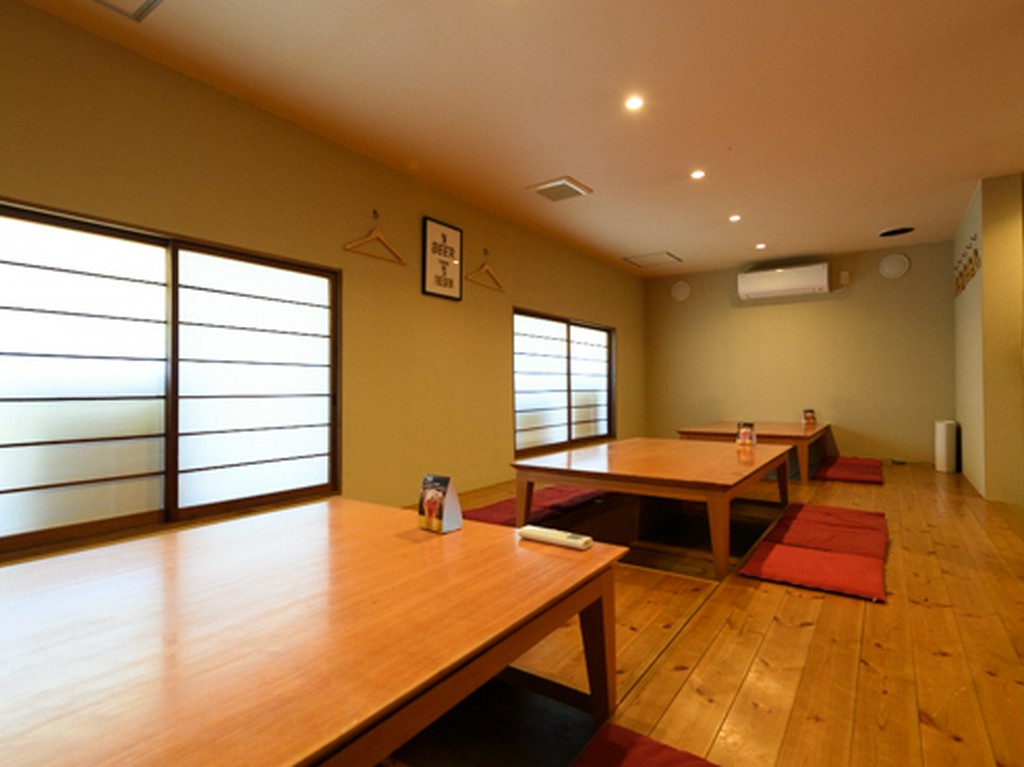 ゆったりとした掘りごたつ席