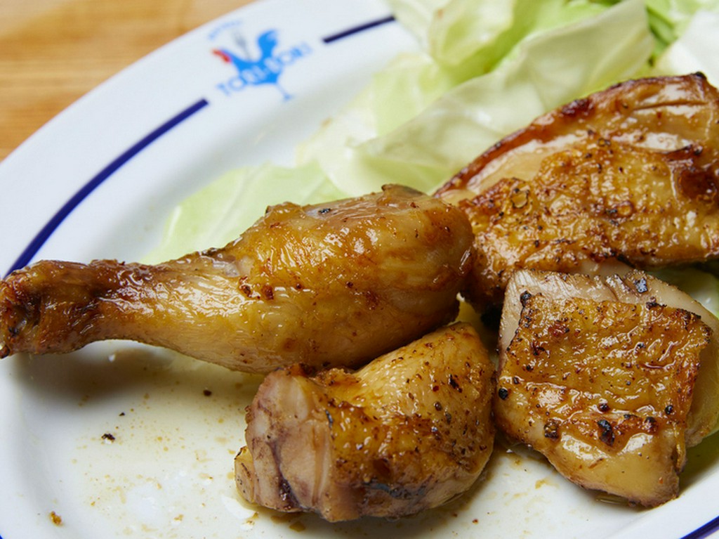 骨付き鶏モモ肉のオーブン窯1本焼き