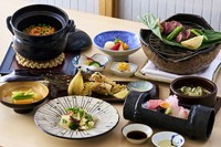 旬の京野菜をふんだんに使い、炭火で炙る演出を取り入れた会席料理
前菜/御椀/造里/揚物/強肴/食事/水菓子