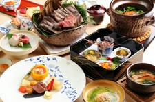 素材、味、器、演出などすべてに拘りを込めた渾身の会席料理
（3日前までにご予約くださいませ）