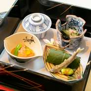 食材の持ち味を生かし、味、見た目、彩りを大事にしながら盛り合わせています。それぞれ表現された贅沢な美味しさ。掌に収まるほどの器の中に細やかな工夫が凝らされています。