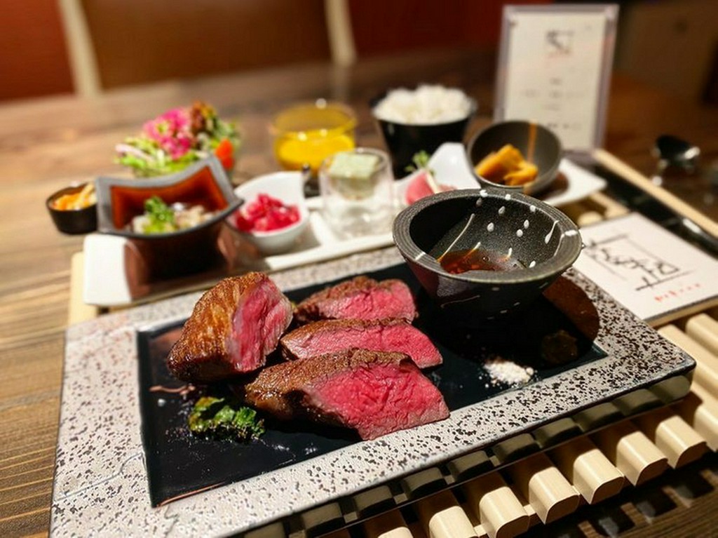 万葉牛ステーキランチ