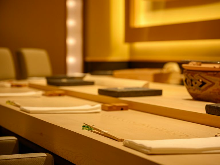 大人の鮨デート、誕生日や結婚記念日のディナーに格好の舞台