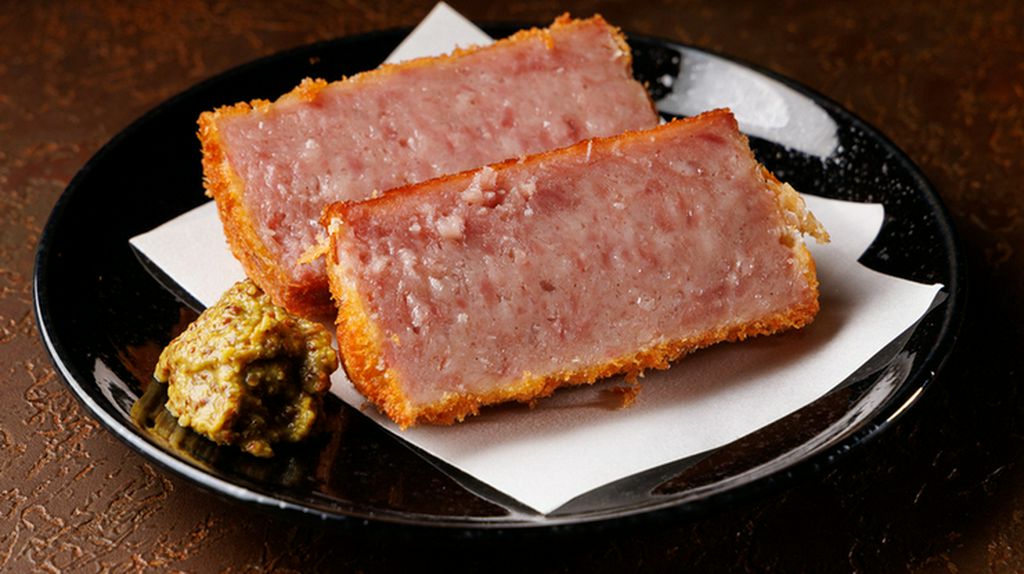 肉々しさを堪能できる『雲仙の超厚切りハムカツ　 柚子マスタードで』