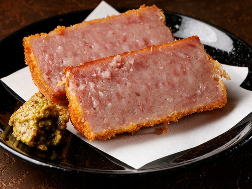 肉々しさを堪能できる『雲仙の超厚切りハムカツ　 柚子マスタードで』