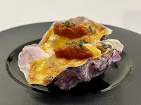 ぷりぷりの牡蠣に濃厚チーズと
特製トマトフォンデュを合わせました