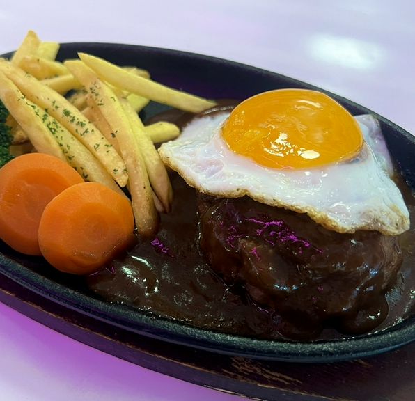 ハンバーグステーキ 目玉焼き乗せ