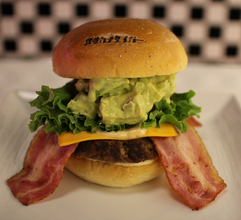 アボカドバーガー