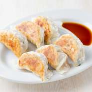 気軽に本格中華を楽しめるお店。家族連れでの利用もOKです。小学生までの子どもを対象とした、手頃な価格で利用できるお子様ドリンクバーなど、子ども向けのサービスも嬉しいお店です。