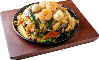 具だくさんで楽しい『五目あんかけ焼きそば』