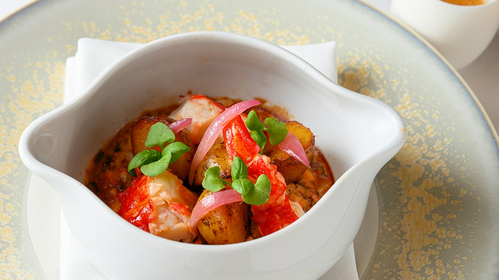 季節の恵みを優美に感じる彩り豊かな一皿。自然の美を映し出す