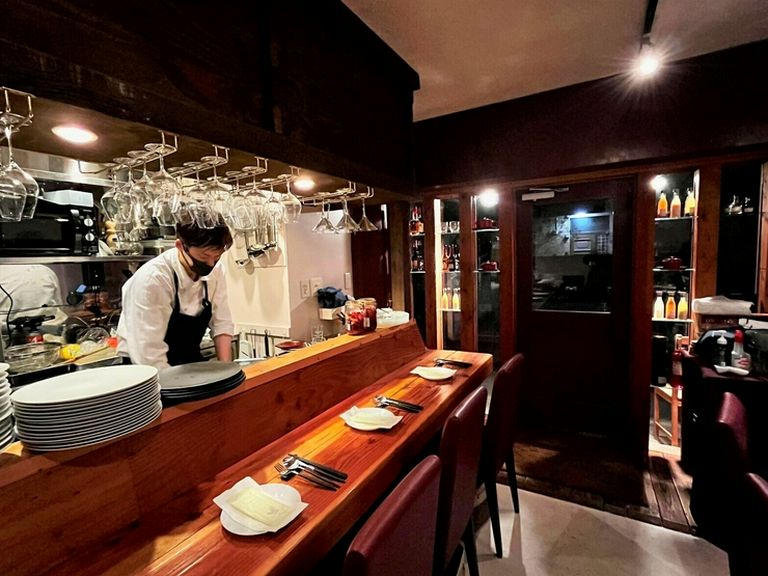 お洒落で温かみのある居心地よい空間が自慢