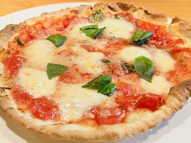 贅沢な味わいが口の中いっぱいに広がる『ピッツァ　マルゲリータブッラータ』