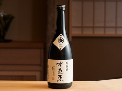 ワインはもとより日本酒も豊富。こだわりは奥様の地元群馬の地酒