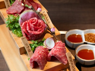 さまざまな角度から「仙台牛」を楽しむ『肉刺し　盛り合わせ』