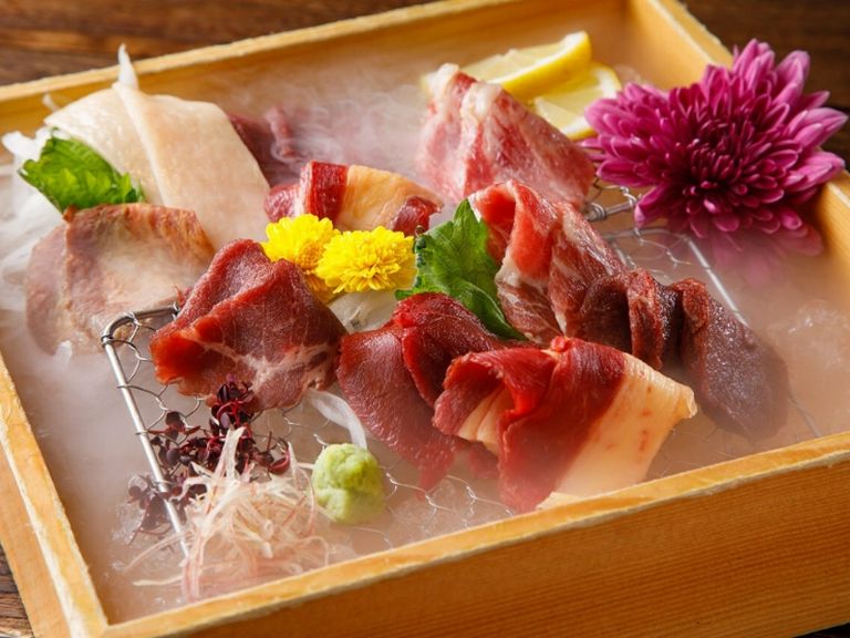 馬刺し極み10種盛り