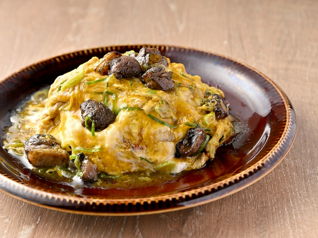 名物！炭焼地鶏とふわトロ卵のワッタン飯