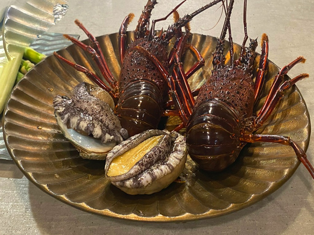一つ一つ魚介の大きさ鮮度など、こだわりは多数『鮑と伊勢海老』