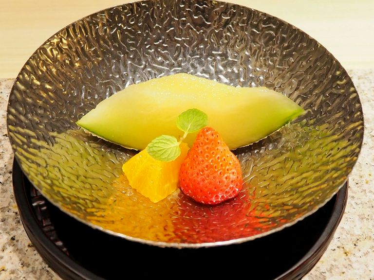 店の中で使われている、調度品や器など全てのものを厳選