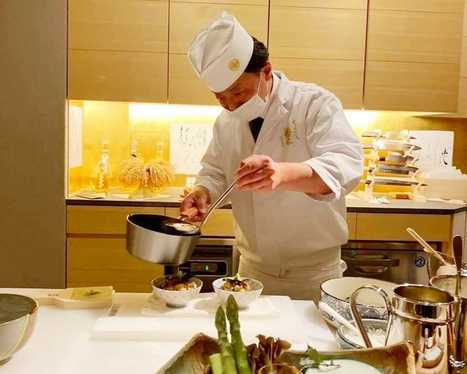 自ら進んで話すよりも、相手の意向を汲み取り合わせていく