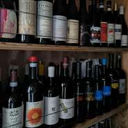 イタリアワインはもちろん様々な国の様々なタイプのワインをグラスワインでもお楽しみ頂けます。それぞれの料理に合わせてソムリエが提案する「ペアリング」は、アルコール・ノンアルコールをご用意。