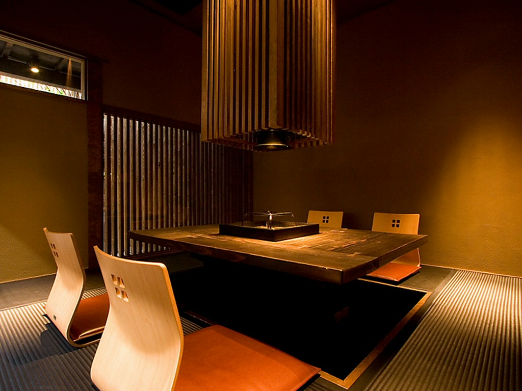 歴史を感じさせる風情漂う店内で、ワンランク上の“おもてなし”