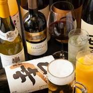 最高級の焼肉に、ふさわしい格と味わいのワインが豊富。珍しい銘柄に出合えることもあります。そのほか、日本酒やウイスキーなど、料理によく合うアルコールメニューも多く揃っています。