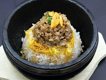 WHAT'Sの松阪牛石焼きガーリックライス