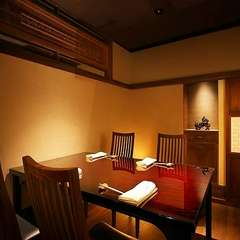 奥ゆかしく気品漂う個室は大小合わせ3室完備